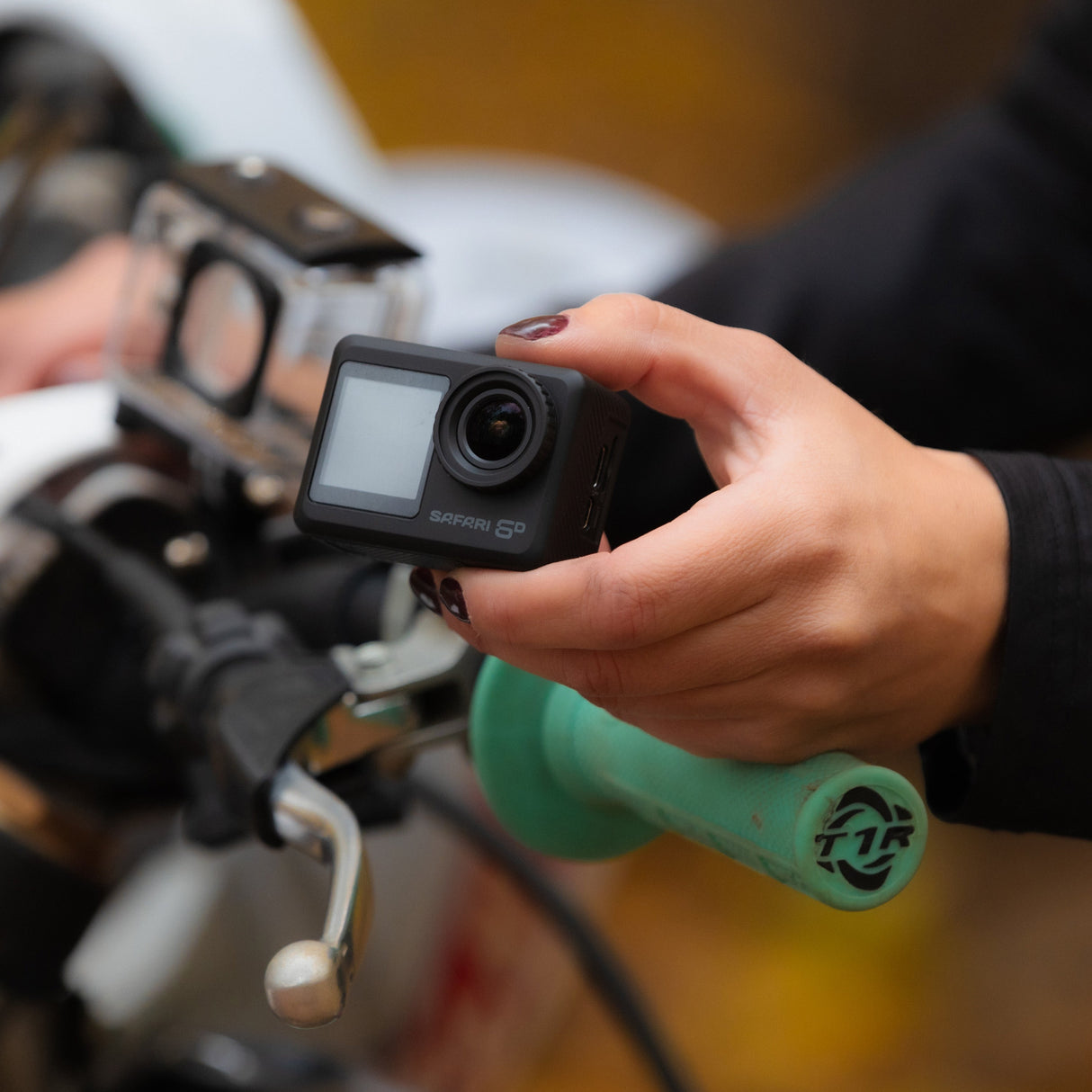 Safari 6D Dual Screen Real 4K Action Camera Kit