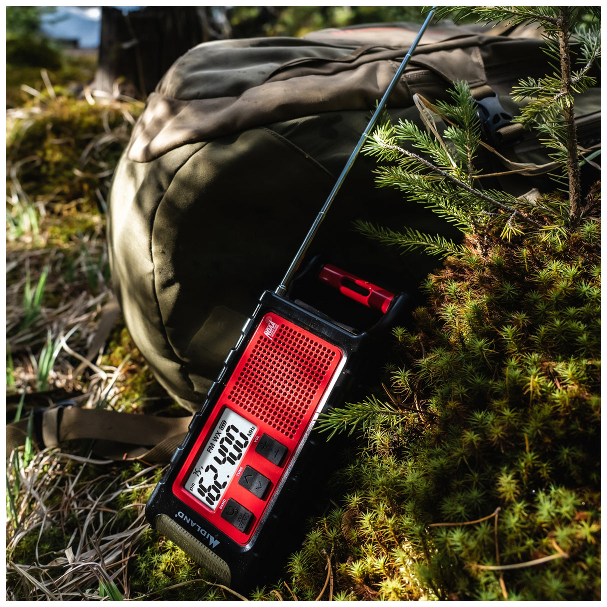 Midland ER310PRO Portable Emergency Crank Radio with Power Bank